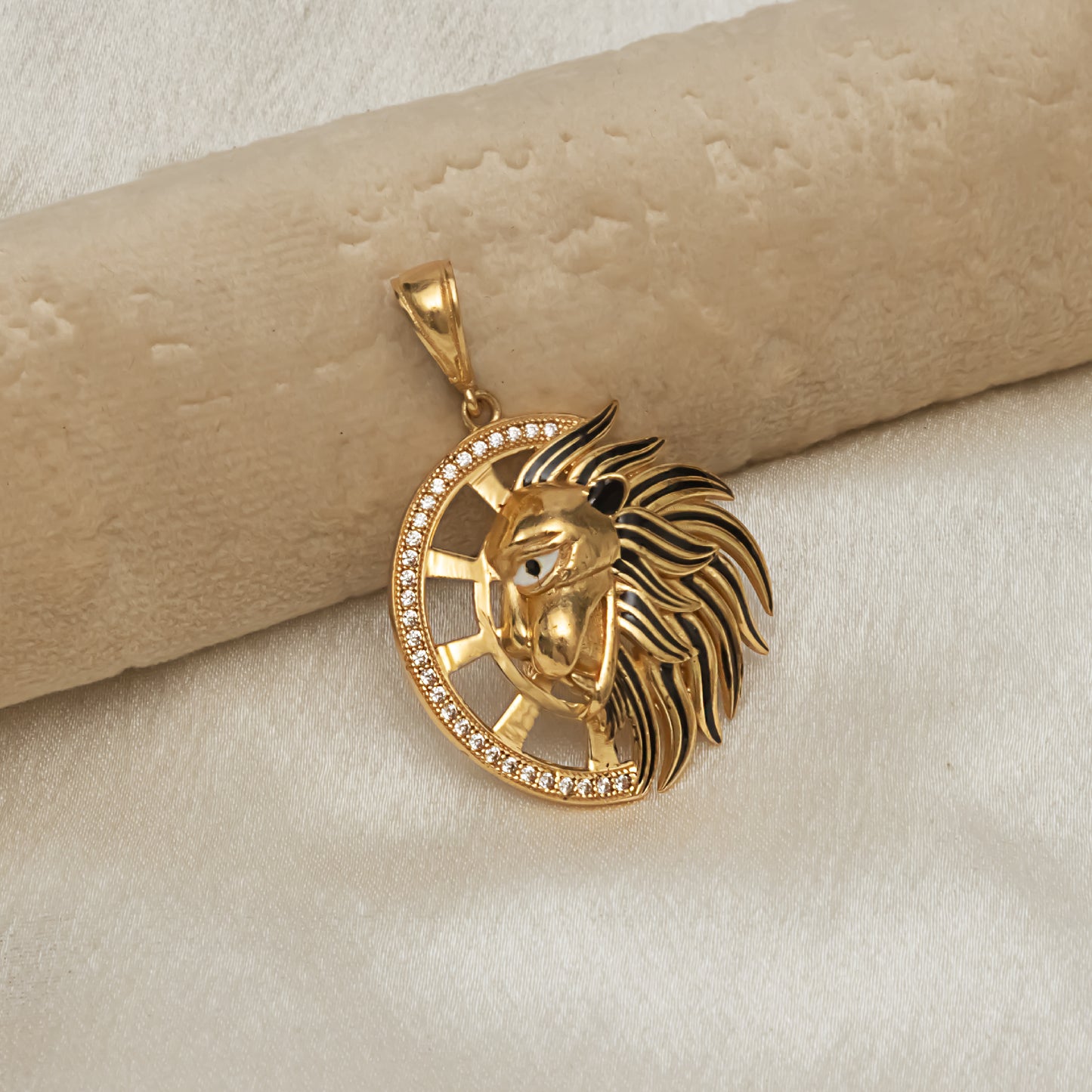 DISNEY SIMBA PREMIUM GOLD PLATED PENDANT