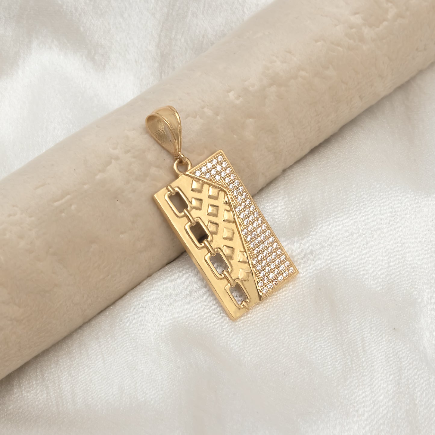 LOCK SQUARE DIAMOND PREMIUM GOLD PLATED PENDANT