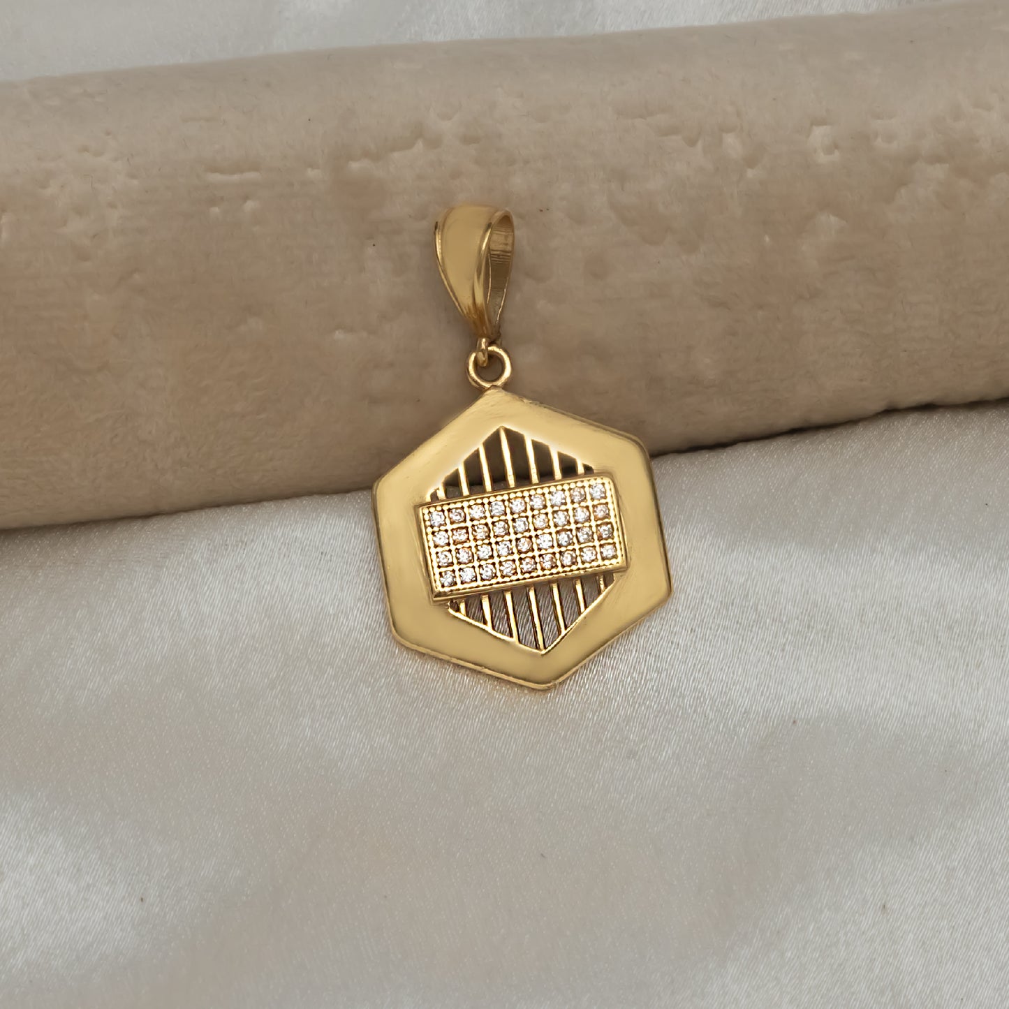 WAVE SQUARE DIAMOND PREMIUM GOLD PLATED PENDANT