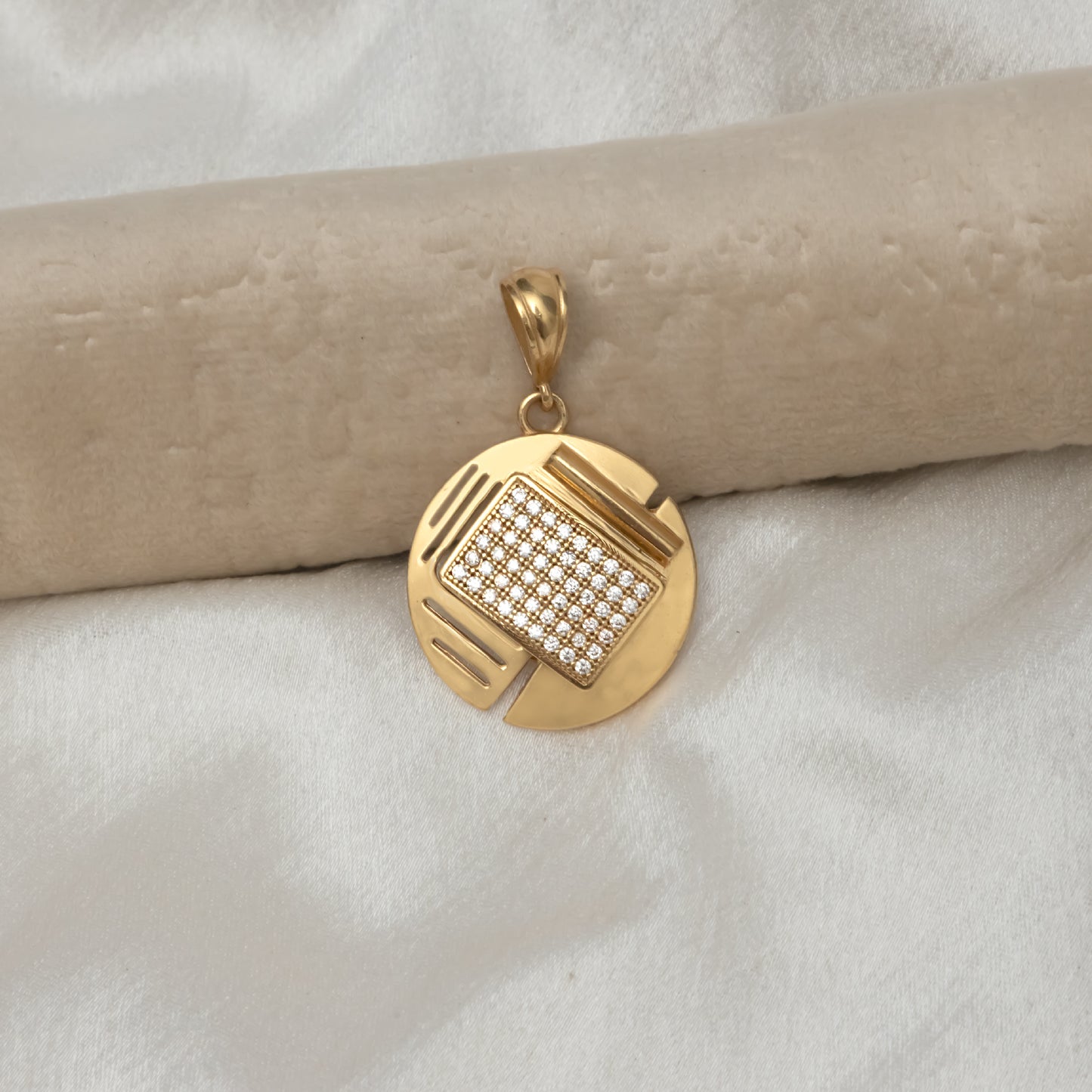 SHOCKER PREMIUM GOLD PLATED PENDANT