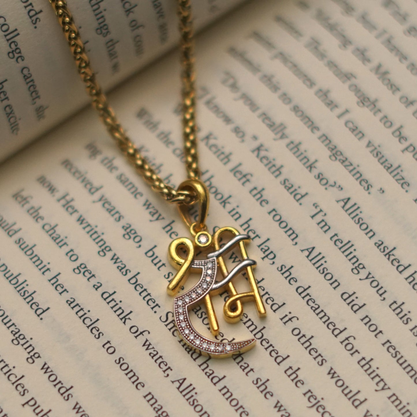 SHREE RAM PENDANT WITH MEN'S CHAIN (CHAIN-22 INCH)