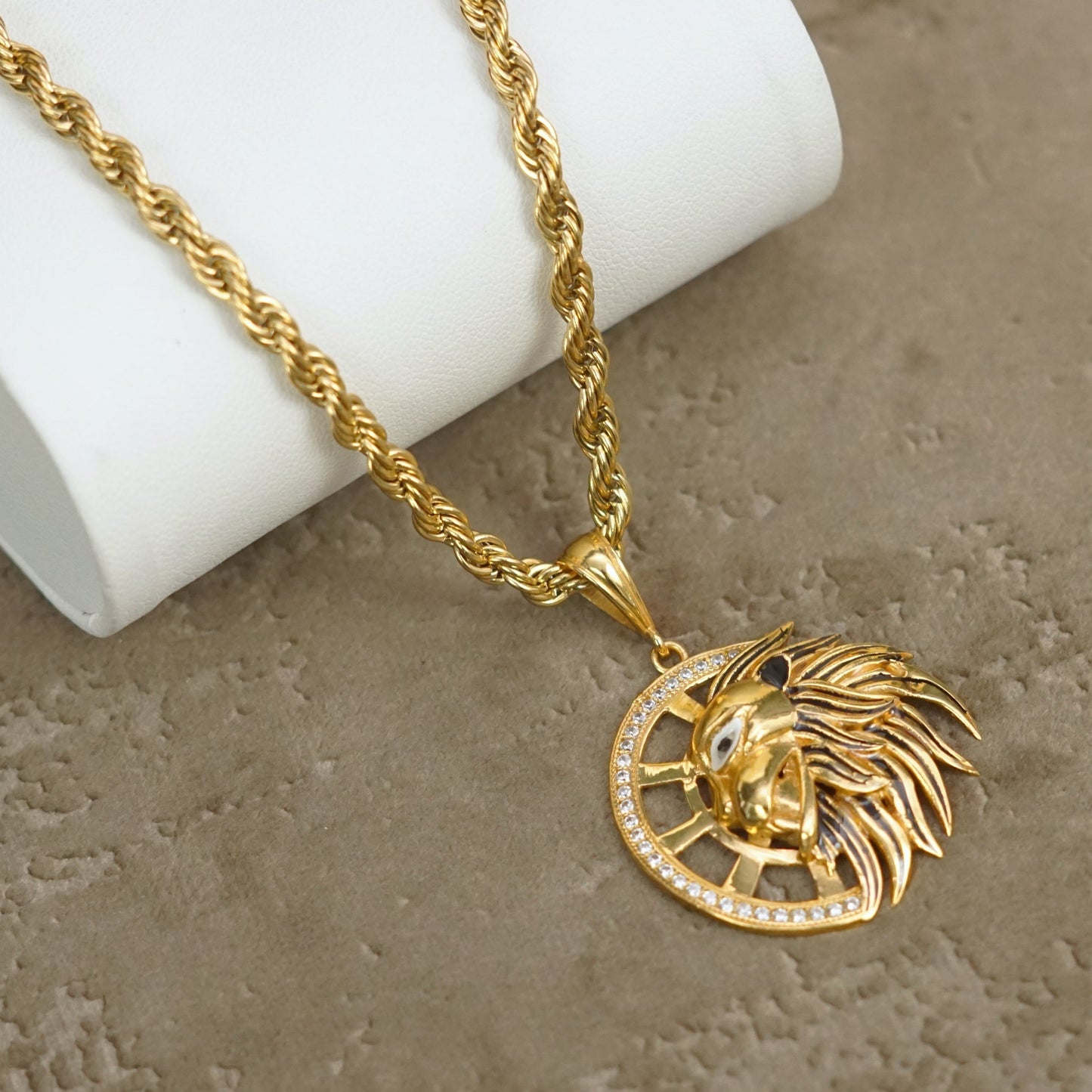 DISNEY SIMBA PREMIUM GOLD PLATED PENDANT