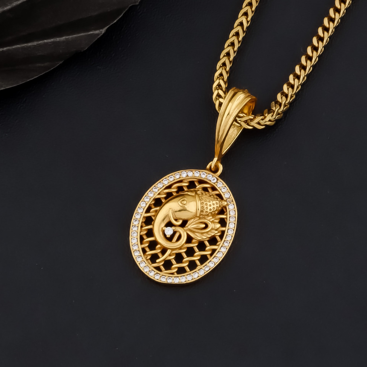 Ganapati Men’s Stylish Gold Pendant With Chain (Chain-24 Inch)