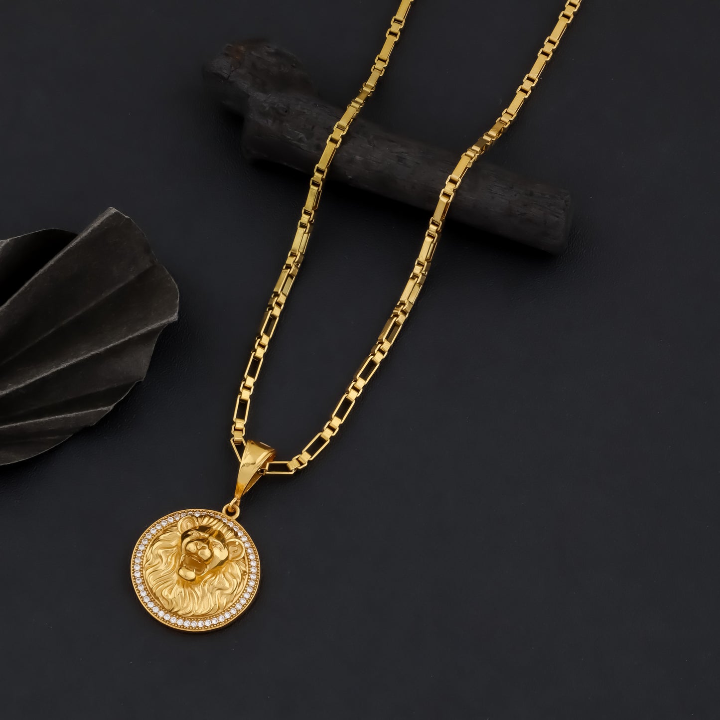 LION PENDANT WITH MEN'S CHAIN (CHAIN-24 INCH)