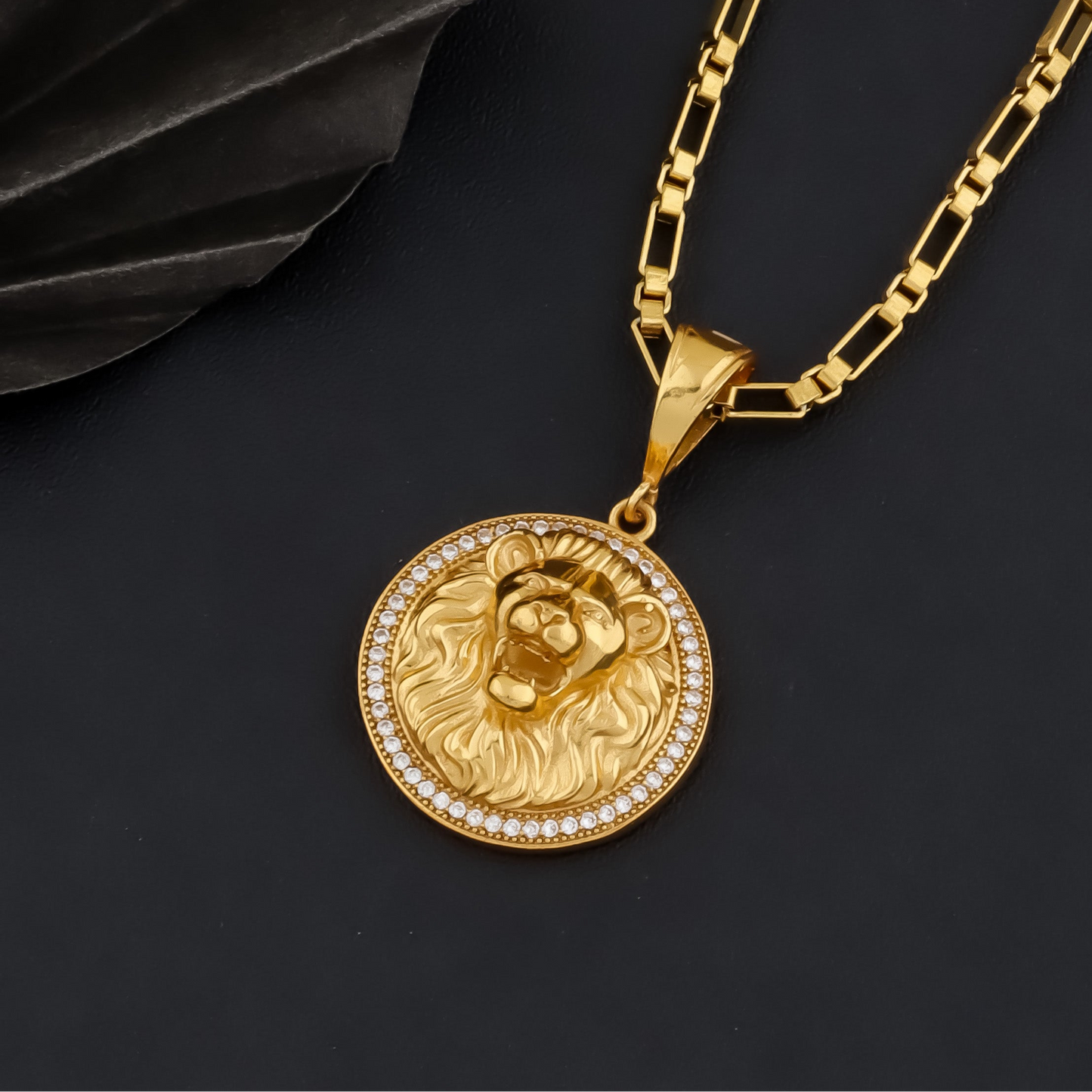 LION PENDANT WITH MEN'S CHAIN (CHAIN-24 INCH)