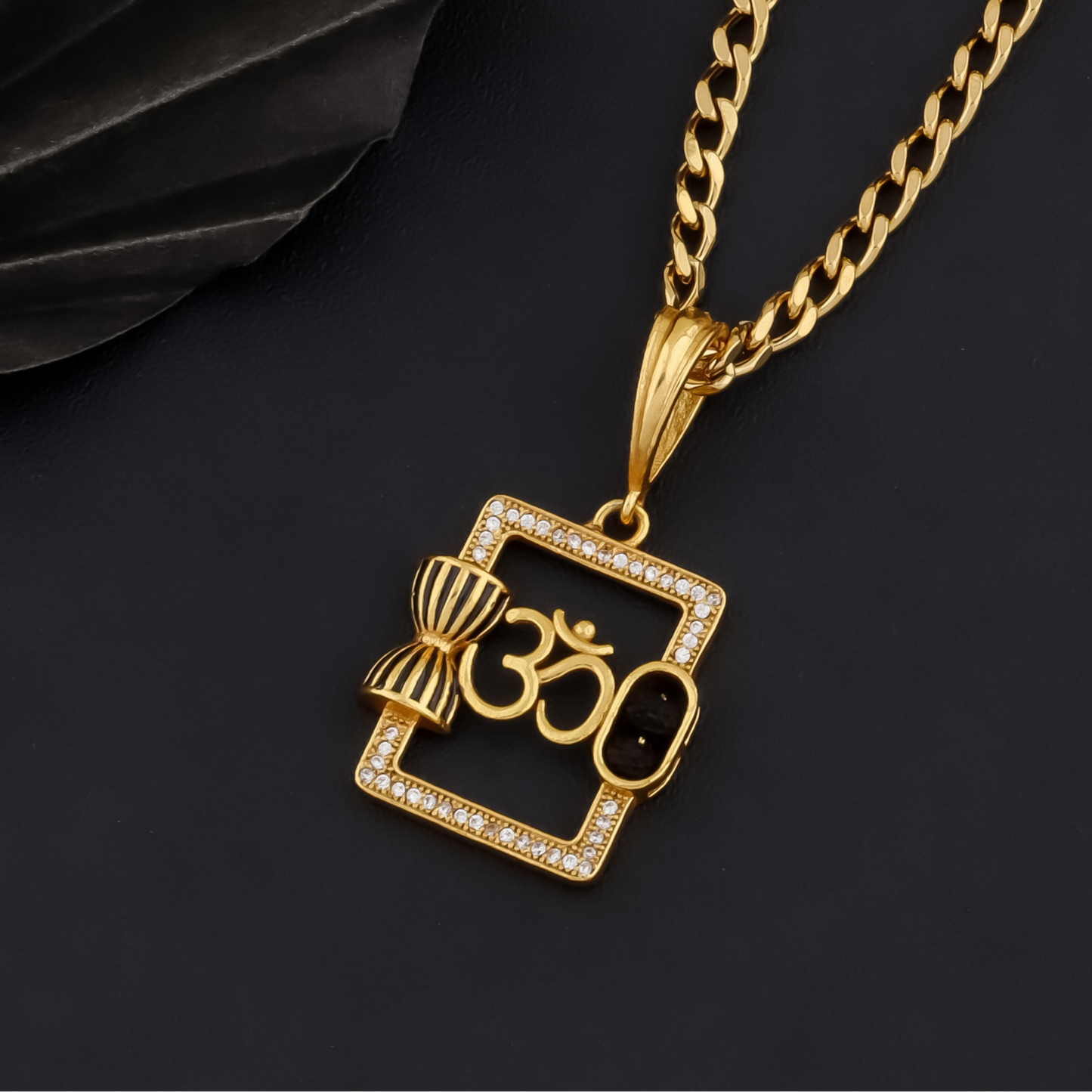 OM RUDRAKSHA MEN’S STYLISH GOLD PENDANT WITH CHAIN (CHAIN-24 INCH)