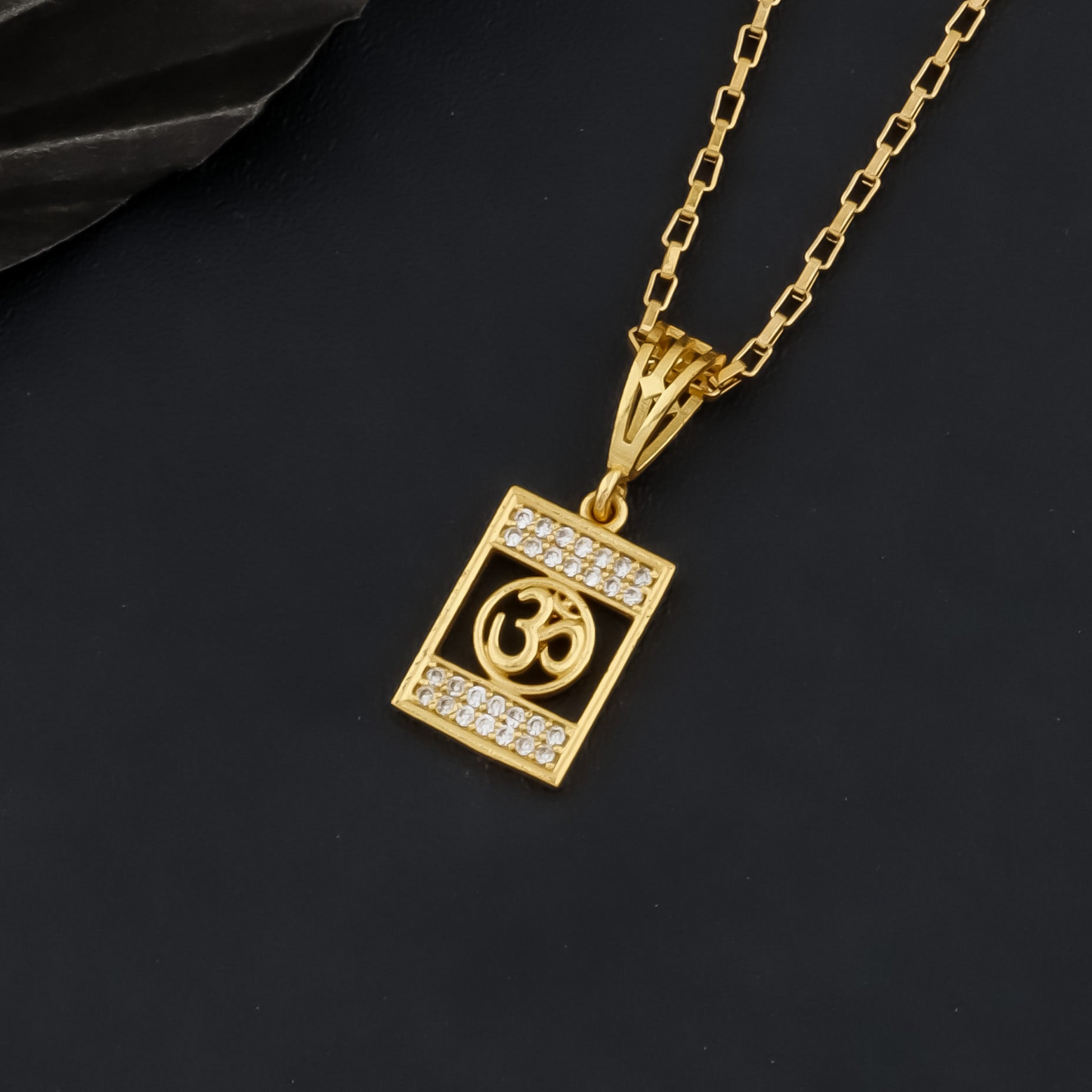 Omdutt Men’s Modern Gold Pendant With Chain (Chain-24 Inch)