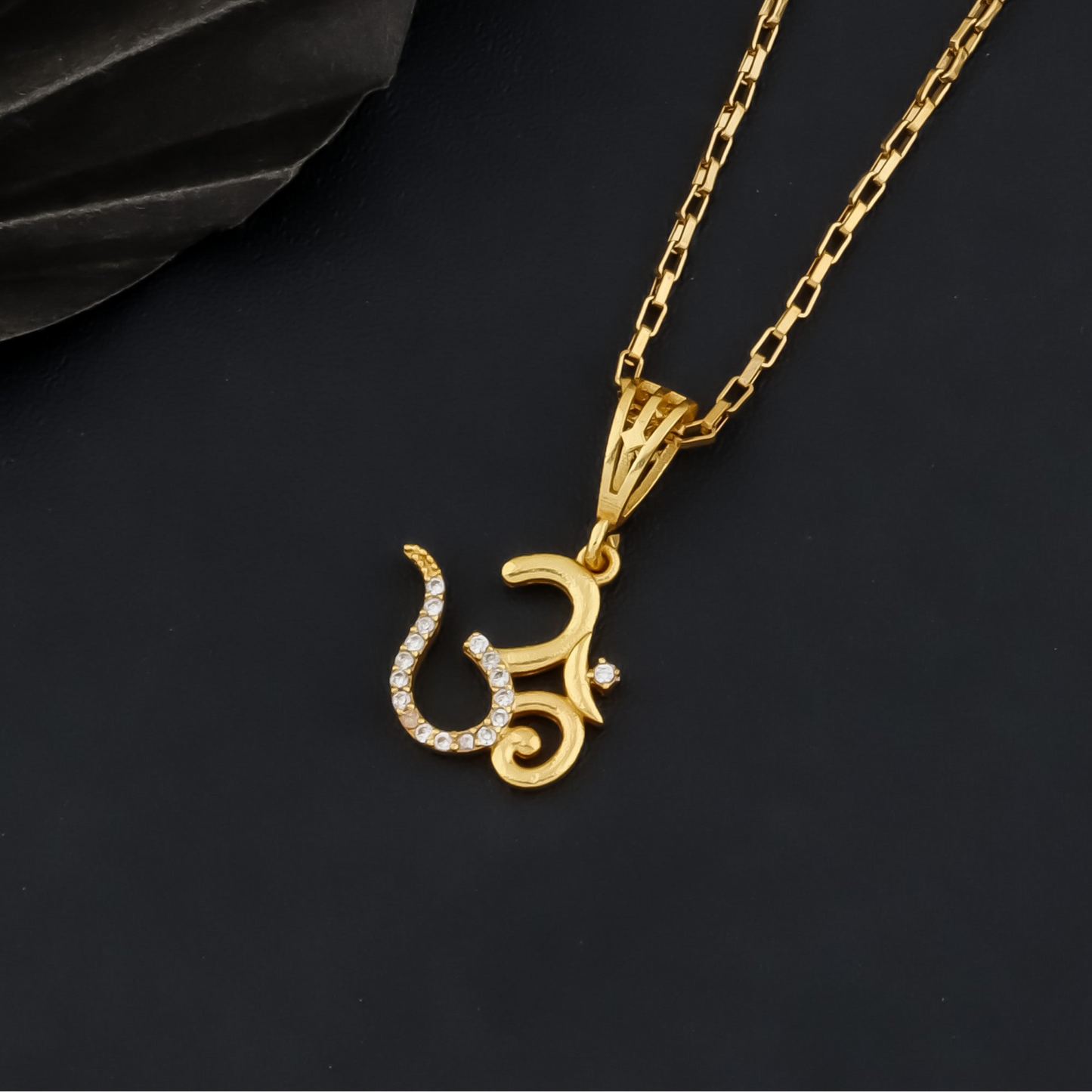 Omkareshwar Men’s Royal Look Gold Chain Pendant (Chain-24 Inch)