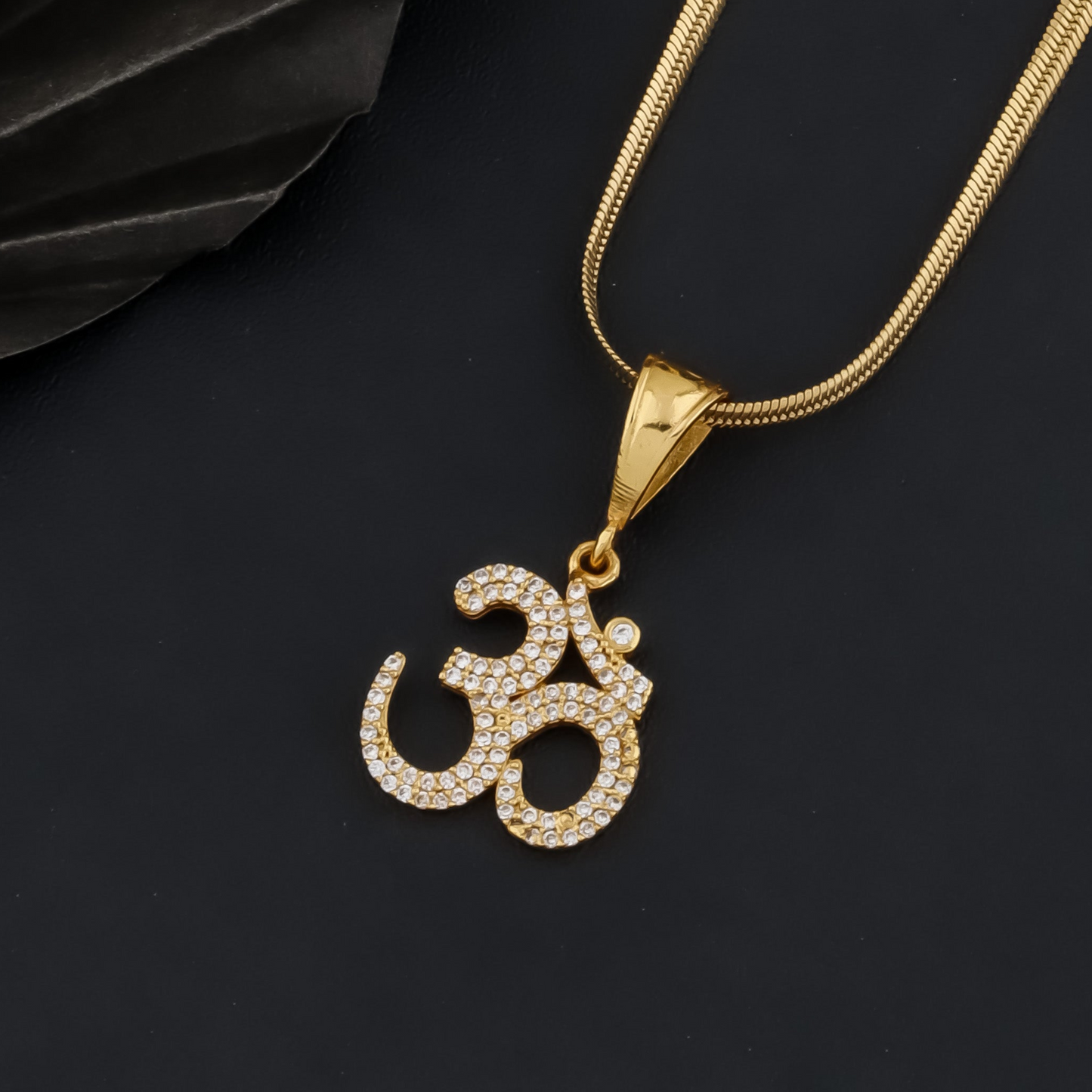 Om Men’s Premium Style Gold Chain Pendant (Chain-24 Inch)
