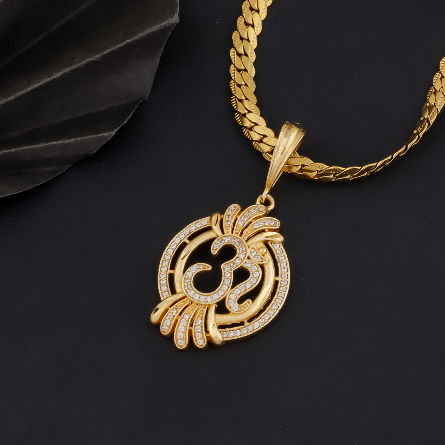 Aum Men’s Fashion Gold Chain Pendant (Chain-24 Inch)