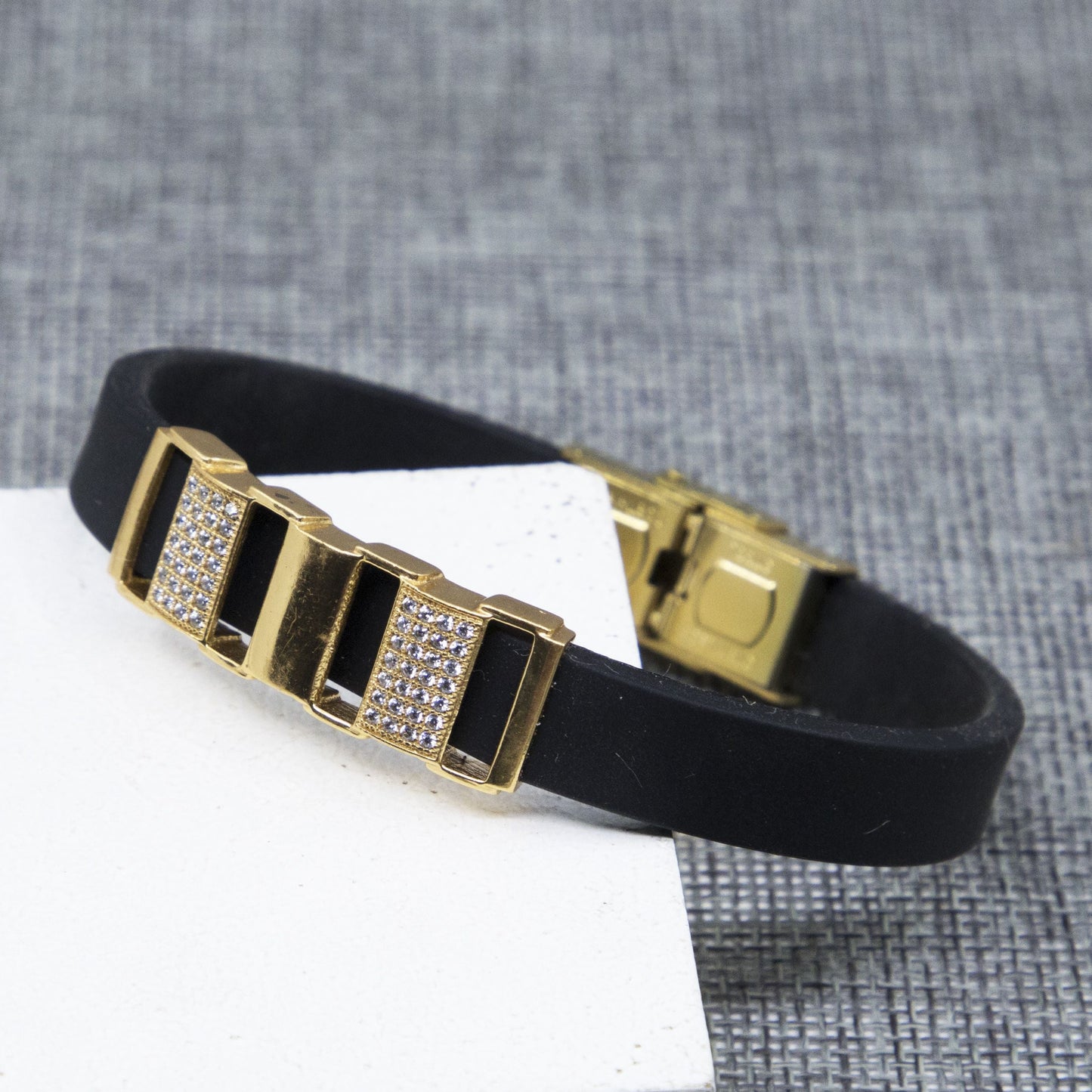 WINTER DIMOND GOLD PLATED SILICONE BRACELET