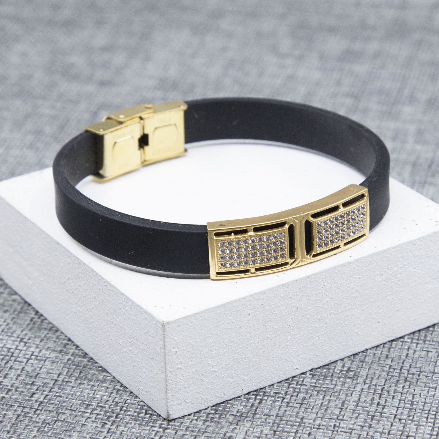 CRYPTO DIMOND GOLD PLATED SILICONE BRACELET