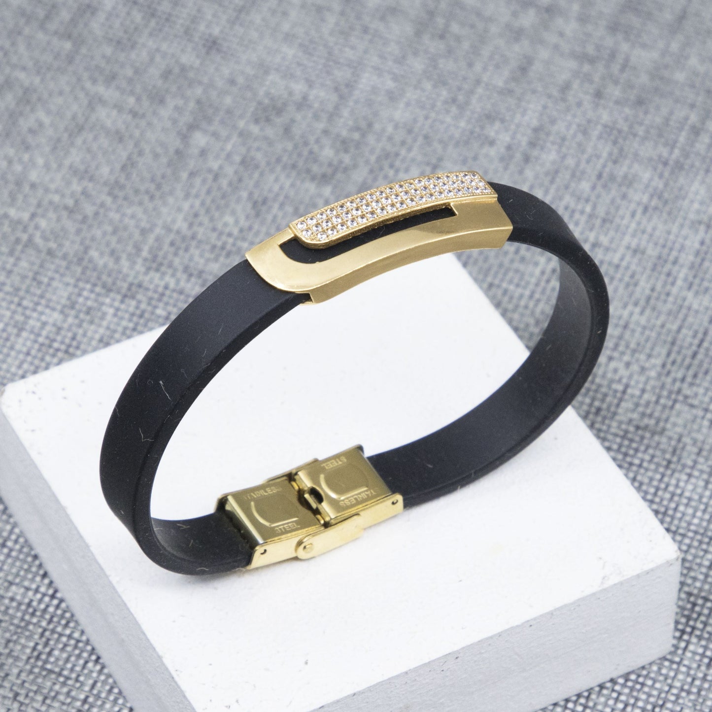 HACK DIMOND GOLD PLATED SILICONE BRACELET