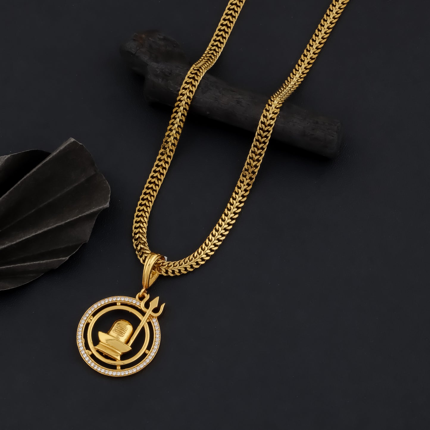 Shivling Men’s Unique Style Gold Chain Pendant (Chain-24 Inch)