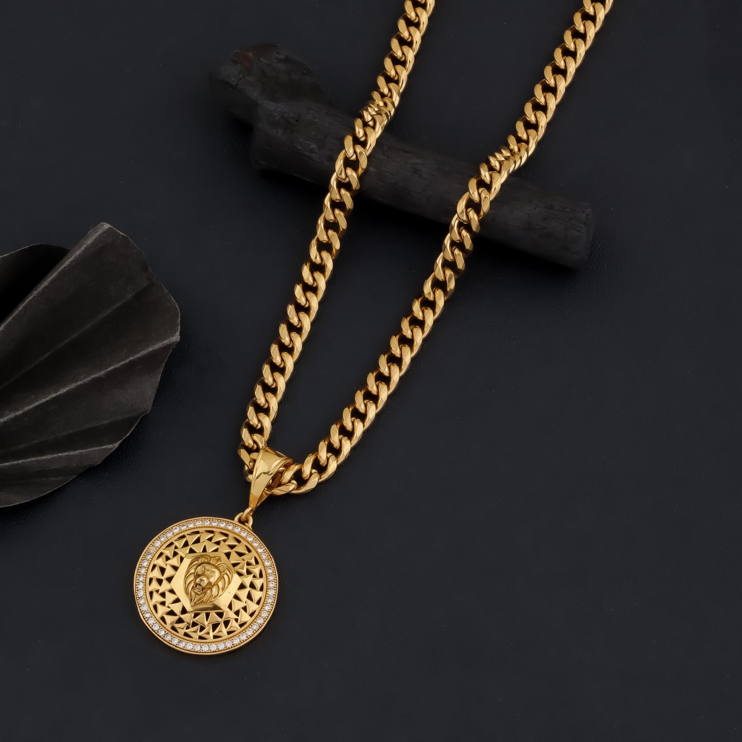 Zira Men’s Designer Gold Chain Pendant (Chain-24 Inch)