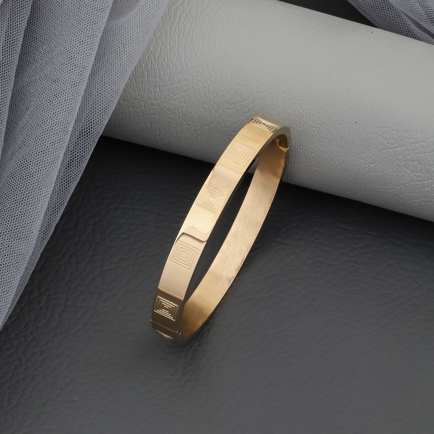 OLIVER GOLD KADA BRACELET