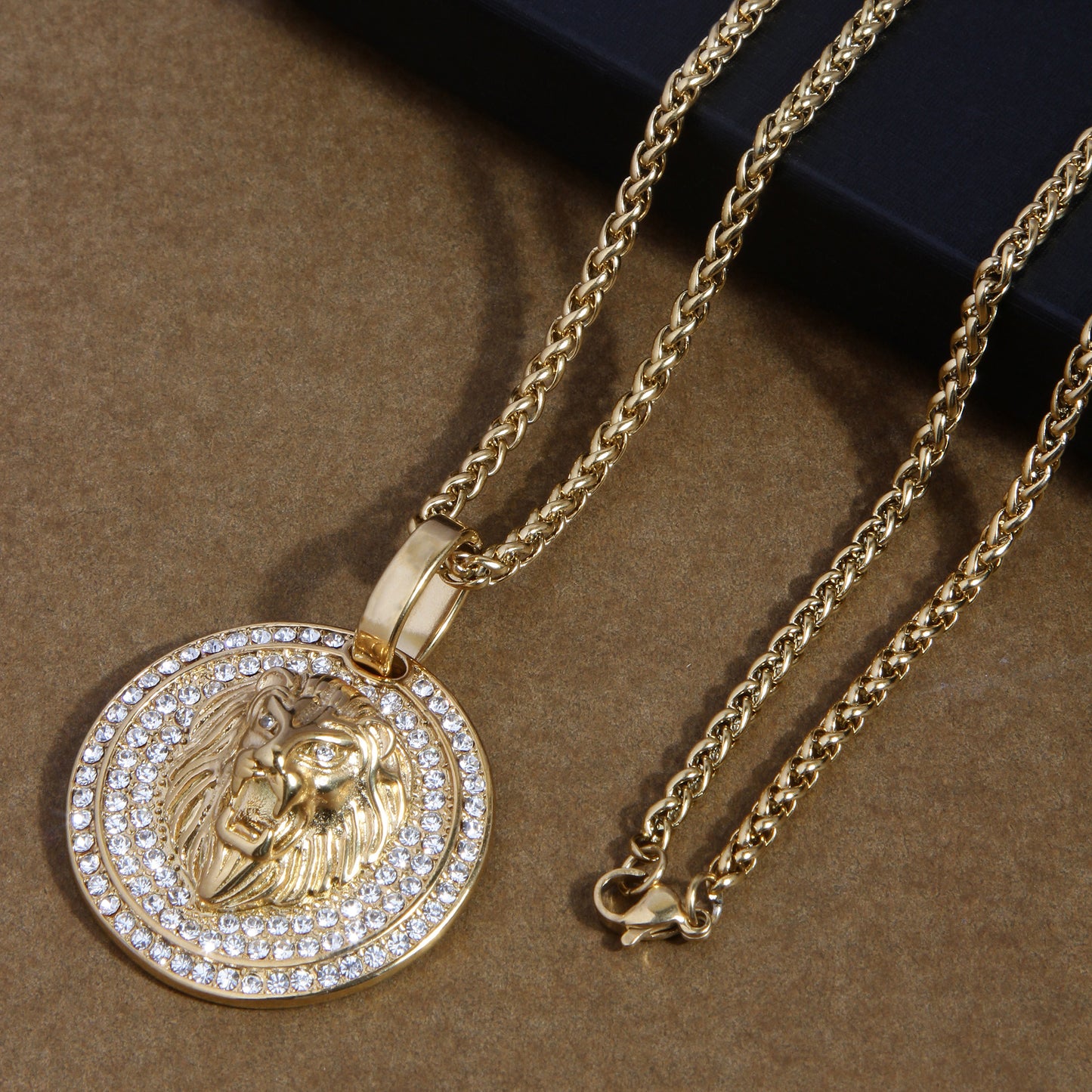 Lion Coin Pendant With Men's Chain (Chain-24 inch)