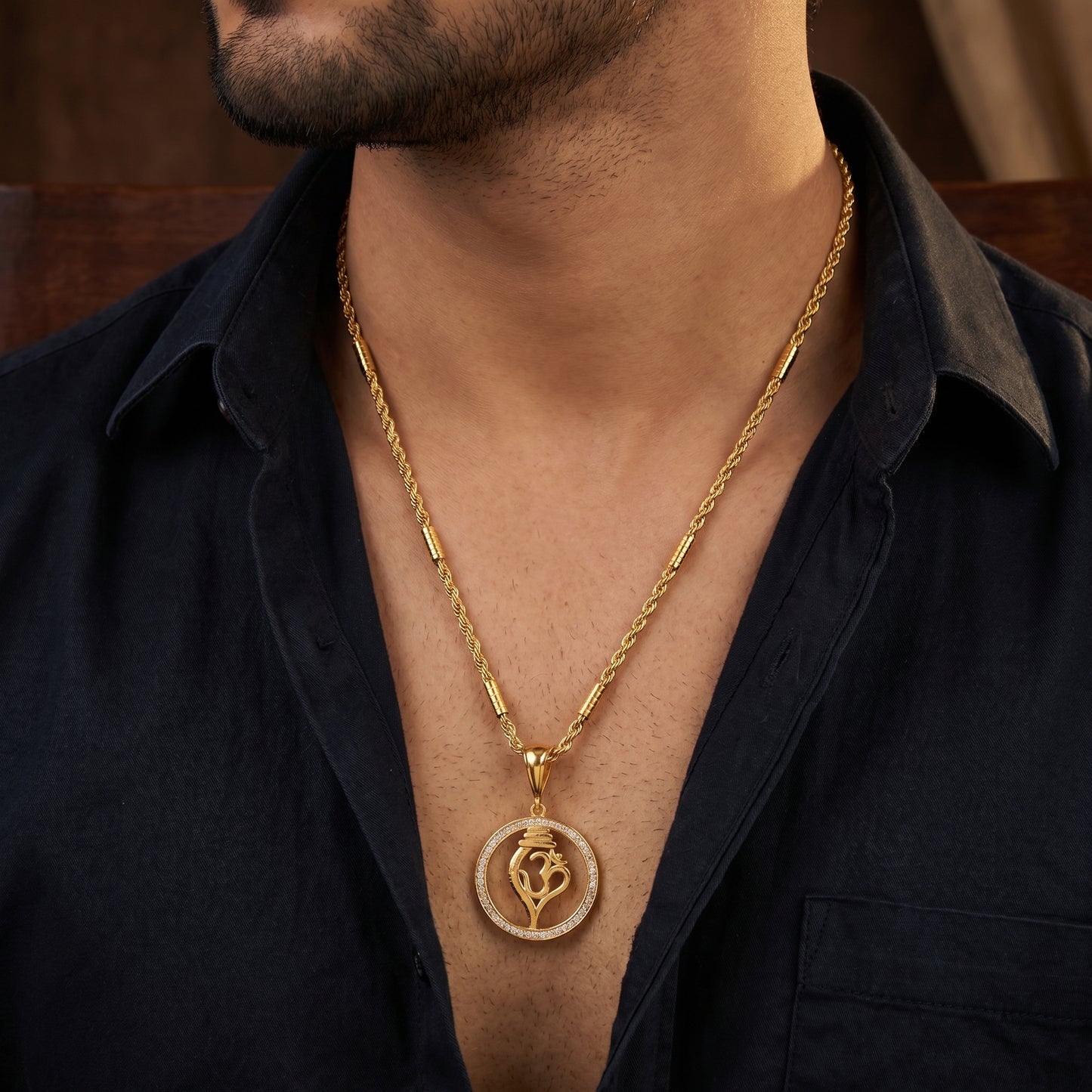 Shankh Om Dimond Pendant With Gold Chain